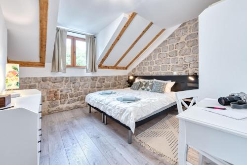 Mali Ston House | Villa Dovecote with Private Sauna, Jacuzzi & Gym