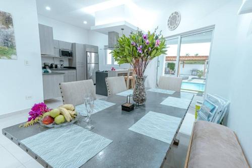 Esmeralda House | Villa Emerald Aruba 3BR Villa with private pool