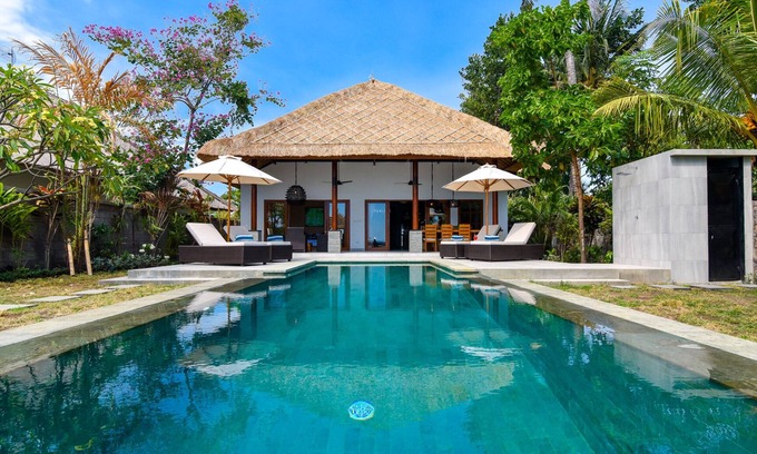 Lovina Villa | Villa Emerald - Beachfront New Build Villa