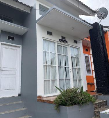 Oro Oro Ombo House | Villa ERICK Batu dekat Jatimpark 2