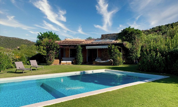 Chia Villa | VILLA ERITRINA CHIA - a few steps to the beach