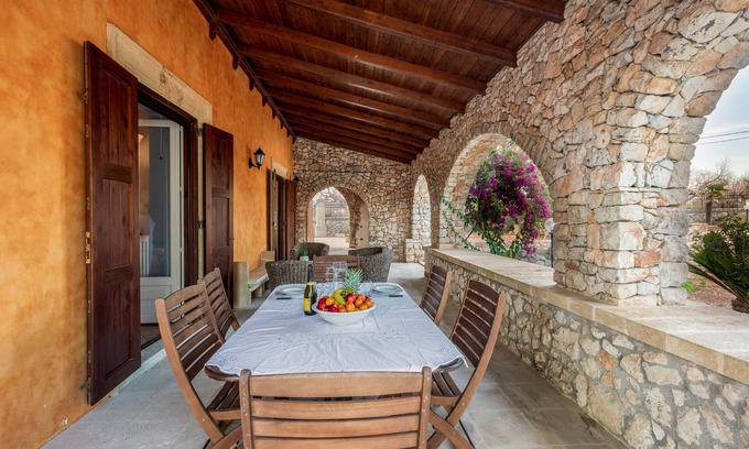 Morciano di Leuca Villa | Villa 'Ermy Tre' close to the Sea with Pool & Wi-Fi
