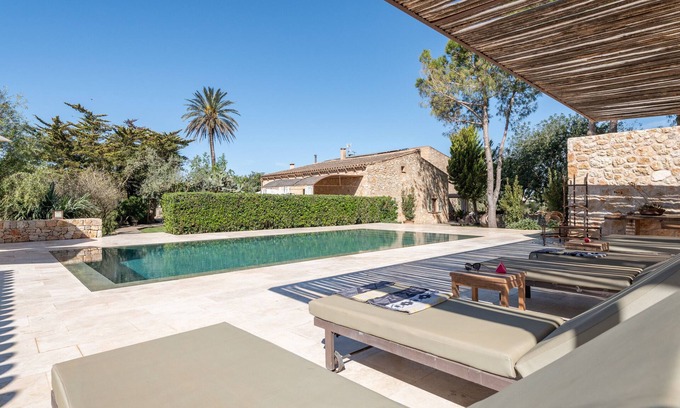 Felanitx Villa | Villa 'Es Lledoner 3' with Mountain View, Shared Pool and Wi-Fi