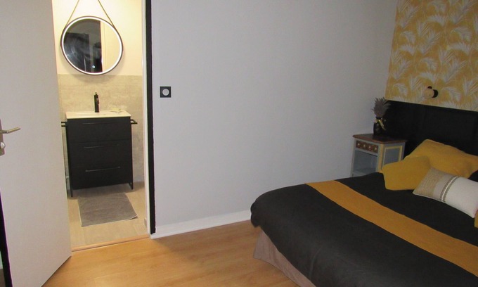 Journiac Bed & Breakfast | Villa EsquirHall, cosy bed and breakfast Côté cour