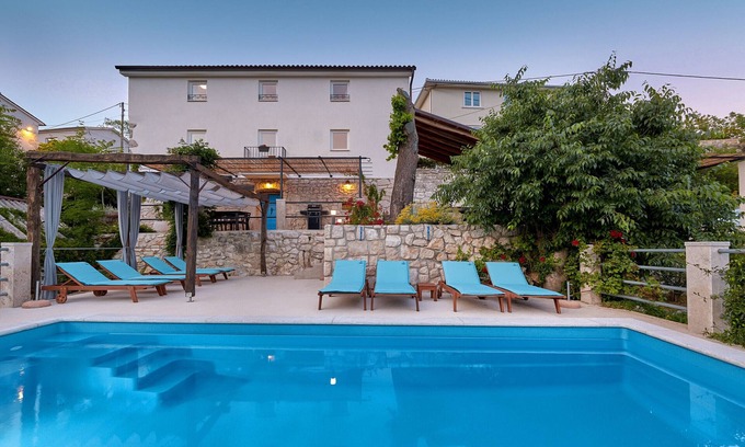 Zagore Villa | Villa Eugenia for 8 people with private pool & large garden only 3 km from the beach