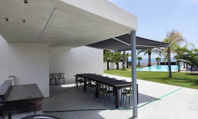 Vinaros Villa | VILLA EULALIA, LUXURY ON THE FIRST LINE OF THE SEA