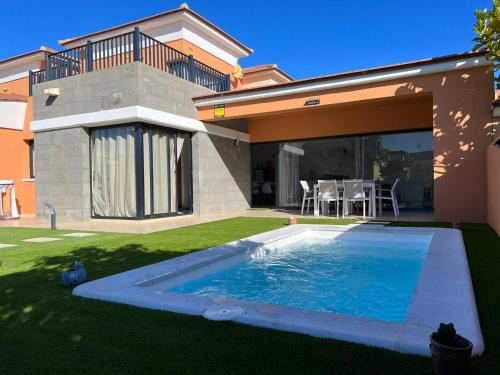 Geafond Villa | VILLA EXIRE