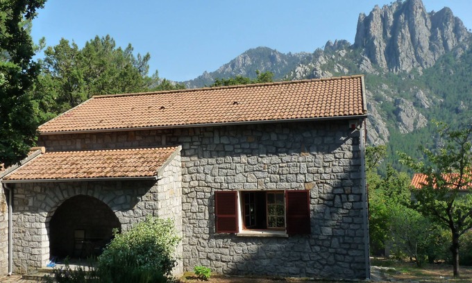 Ghisoni House | Villa Face au Kyrie : Véritable Havre de Paix