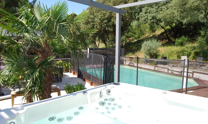 Meyrargues House | Villa Familiale 8p Avec Piscine Chauffée et spa en Provence