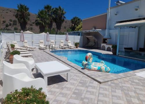 Georgioupolis Villa | Villa Fantasia- Less than 5-Min Walk to Kalivaki Beach