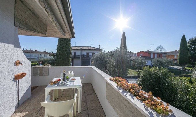 Colombare Apartment | Villa Fiorita - Apt 3 - Ortensia, Sirmione, Italy