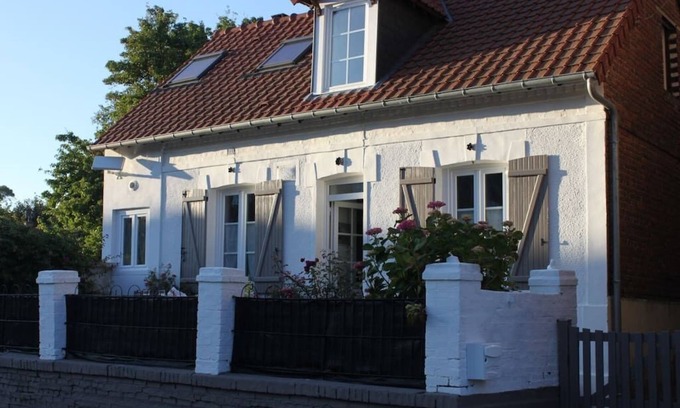 Mesnil-Val-Plage House | Villa Fleurs de France, With Garden