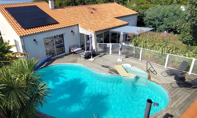 Port-des-Barques House | Villa Foxy - 3* furnished holiday home with private pool in Charente Maritime