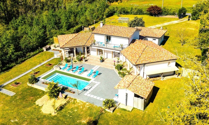 Festalemps Villa | Villa Peristylum PISCINE & SPA