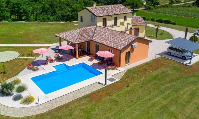 Karojba House | Villa Frankovići by Interhome