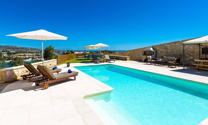 Marathi Villa | Villa Galini, with sea views only 150m away from Loutraki beach