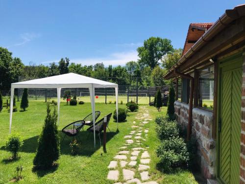 Chuprene House | Villa Garden