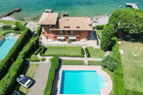 Portese Villa | Villa Giovanna with swimming pool & private jetty