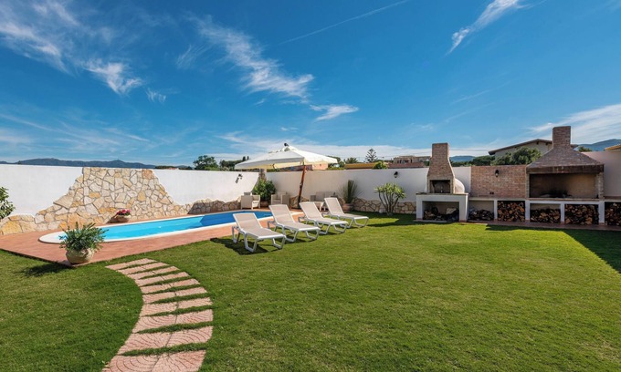 Quartu Sant'Elena Villa | Villa "Gle" with Pool, Garden & Air Conditioning