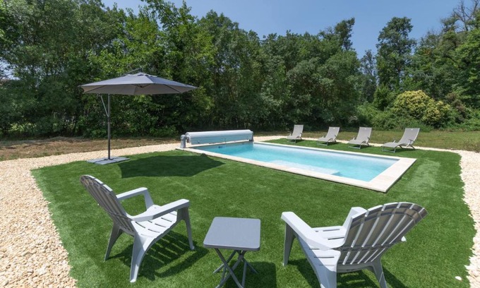 Berrias-et-Casteljau House | Villa Graveyron - Maison avec piscine privée