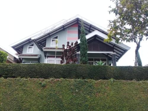 Cipanas Villa | Villa green hill cipanas pacet puncak bogor