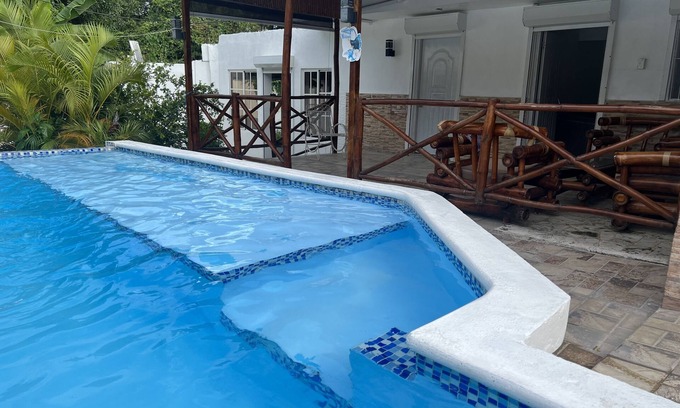 Los Alcarrizos House | Villa H2o, in the city 10-15 minutes from the Center