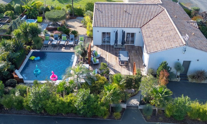 Saint-Ciers-du-Taillon Villa | Villa Harmonie: Luxury, Jaccuzzi and Pool in Charente-maritime