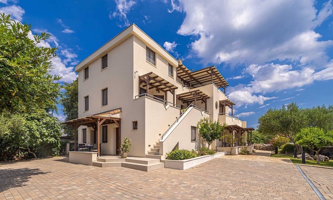 Linardici Apartment | Villa Haya - apartment KAMELIJA with heated pool