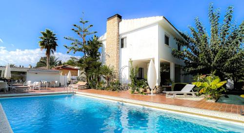 San Vicente del Raspeig Villa | Villa Haygón Private heated pool, bbq & sauna