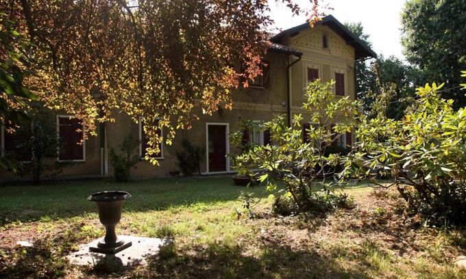 Capolago Apartment | Villa Helios Holiday Home - Centre, Lake, 10' car - Free parking Self check-in Airco