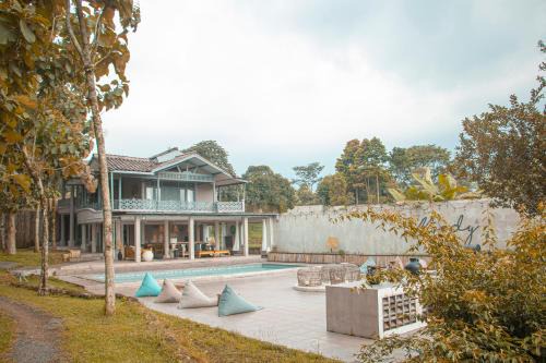 Cisarua Villa | Villa Holy By The Villas 100
