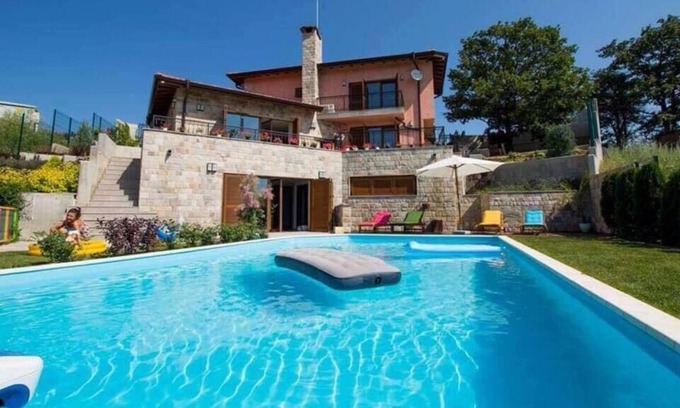 Ihtiman Villa | ☆ Villa Horizont ➫ Breakfast☆Pool☆Sauna☆Jacuzzi☆
