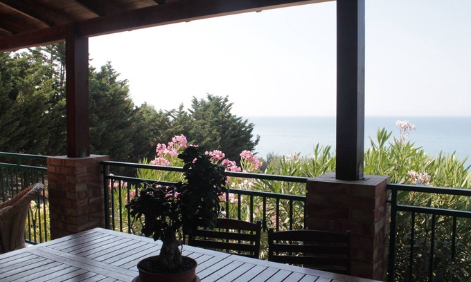Sicily South Coast Villa | Villa il Carrubo 100 meters from a unique and unspoiled sea