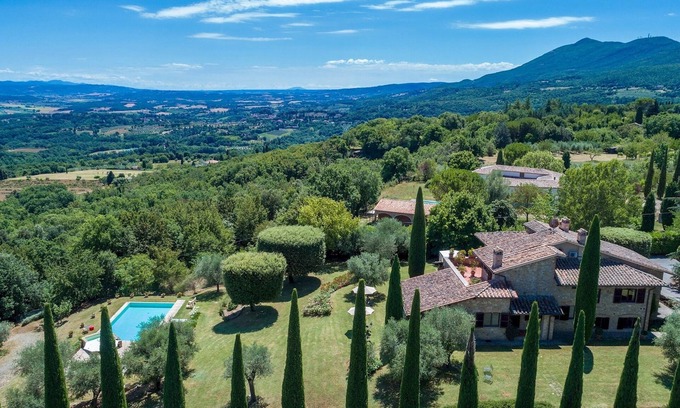 Sarteano Villa | Villa Il Cedro 10+1, Emma Villas