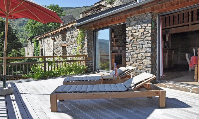 Ayguatebia-Talau House | Villa in Ayguatébia-Talau with Garden & BBQ