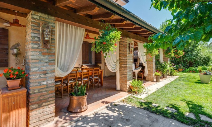 Castelbelforte House | Villa in Castelbelforte near Lago di Garda