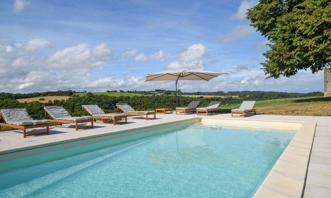 Saint-Medard-d'Excideuil House | Villa in Dordogne with Private Pool & Golf