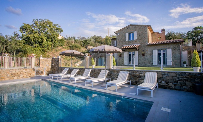 Cortona Villa | Villa in Il Castagno with 3 bedrooms sleeps 8