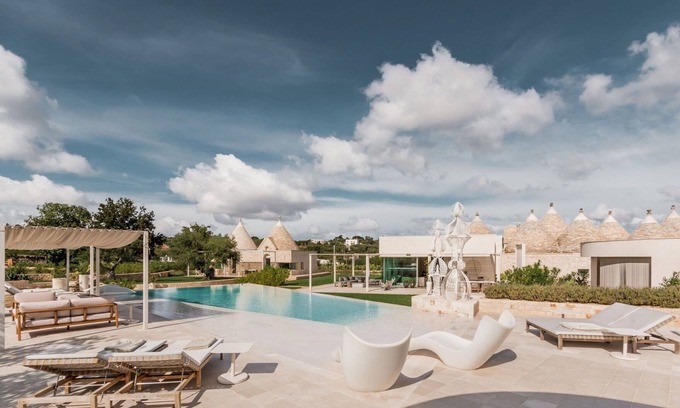 Cisternino Villa | Villa in Montanaro with 6 bedrooms sleeps 12