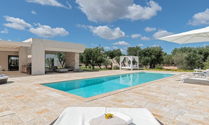 Ostuni Villa | Villa in Ostuni with 6 bedrooms sleeps 12
