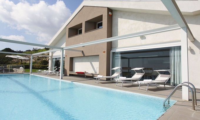 Contrada Cimilla Villa | Villa in Poggio Del Sole with 5 bedrooms sleeps 11