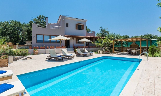 Prines Villa | Villa in Prines with Private Pool & BBQ