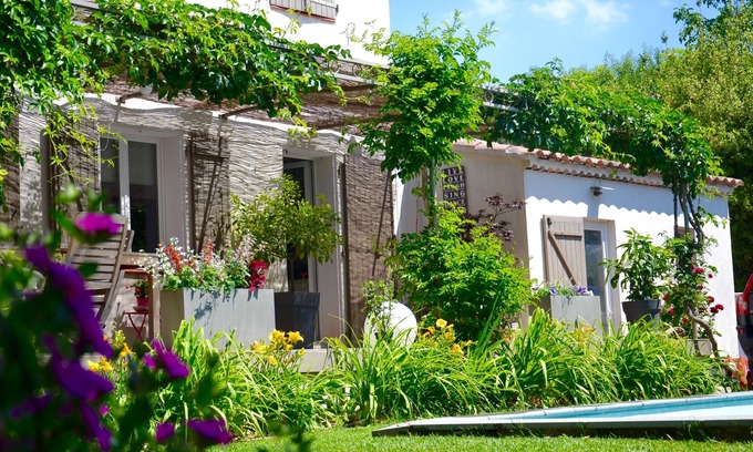 La Bouilladisse House | Villa in Provence private pool and landscaped garden