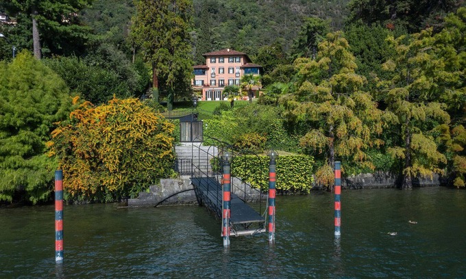 San Siro Villa | Villa in San Siro with 8 bedrooms sleeps 20