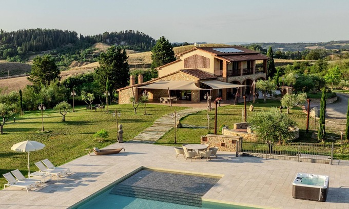 Peccioli Villa | Villa in Tuscany with exclusive Garden, panoramic pool and culinary experiences