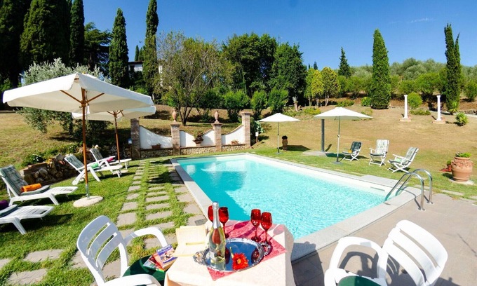 Uzzano House | Villa in Uzzano with Private Pool & Garden