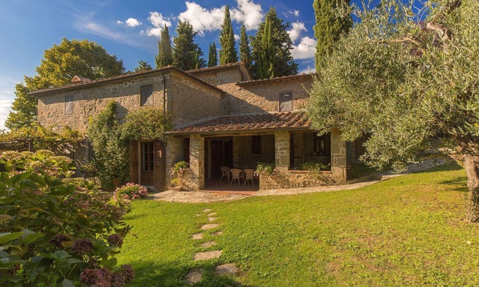 Volpaia Villa | Villa in Volpaia with 6 bedrooms sleeps 11