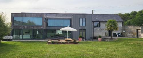 Liffre Villa | VILLA INATTENDUE