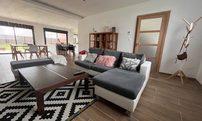 Sailly sur la Lys Villa | Villa Individuelle à la Campagne Proche de Toutes les Commodities