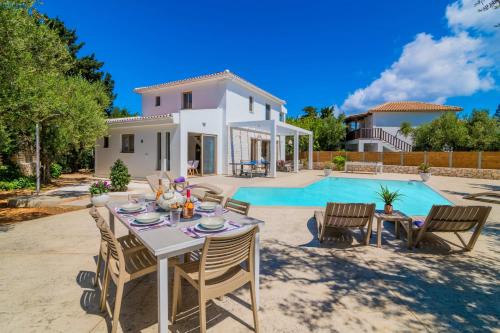 Ano Vasilikos Villa | Villa Ionio Deste by Villa Plus